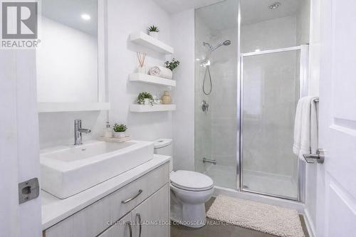 1712 - 9205 Yonge Street, Richmond Hill, ON - Indoor Photo Showing Bathroom