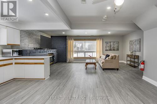 910 Concession Rd 17 W, Tiny, ON - Indoor