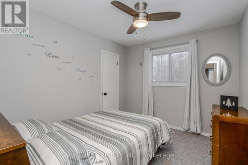 910 Concession Rd 17 W, Tiny, ON - Indoor Photo Showing Bedroom