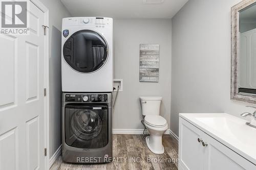 910 Concession Rd 17 W, Tiny, ON - Indoor Photo Showing Laundry Room
