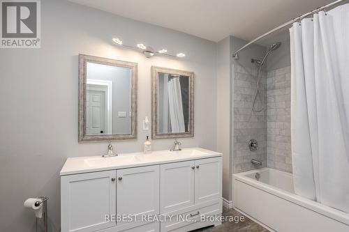 910 Concession Rd 17 W, Tiny, ON - Indoor Photo Showing Bathroom