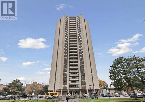 605 - 380 DIXON ROAD  Toronto, ON M9R 1T3