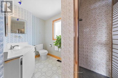 34 Hadley Circle, Ottawa, ON - Indoor Photo Showing Bathroom
