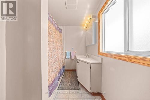 34 Hadley Circle, Ottawa, ON - Indoor