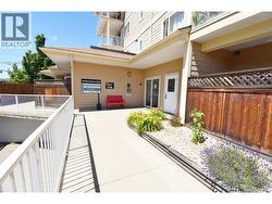 Resident's entrance - 