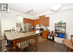 Great kitchen island with eating bar - 