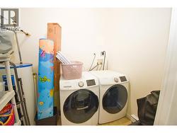 Laundry area just off main entrance - 