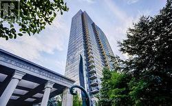 2410 - 15 GREENVIEW AVENUE  Toronto, ON M2M 4M7