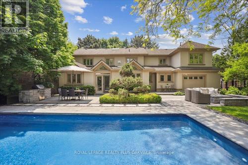 621 North Shore Boulevard E, Burlington, ON - Outdoor With In Ground Pool
