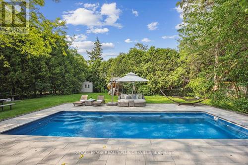 621 North Shore Boulevard E, Burlington, ON - Outdoor With In Ground Pool With Backyard