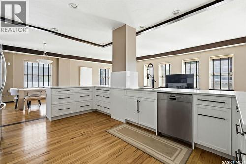 500 2020 11Th Avenue, Regina, SK - Indoor Photo Showing Kitchen