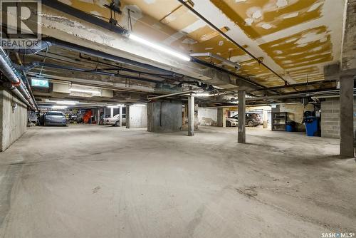 500 2020 11Th Avenue, Regina, SK - Indoor Photo Showing Garage