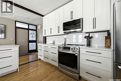 500 2020 11Th Avenue, Regina, SK - Indoor Photo Showing Kitchen With Upgraded Kitchen
