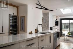 128 ARGYLE STREET  Toronto, ON M6J 1N9