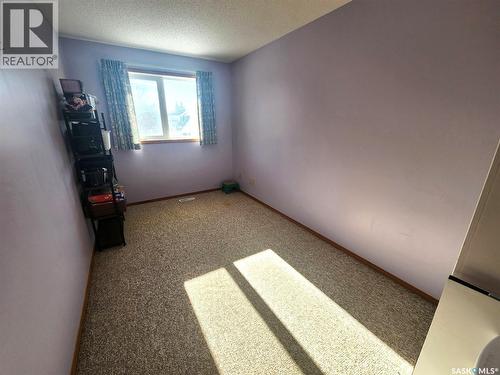 115 Carson Bay, Lampman, SK - Indoor Photo Showing Other Room