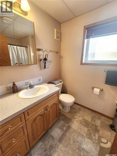 115 Carson Bay, Lampman, SK - Indoor Photo Showing Bathroom
