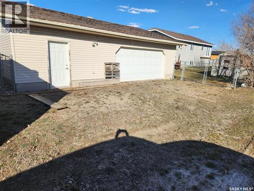 115 Carson Bay, Lampman, SK - Outdoor