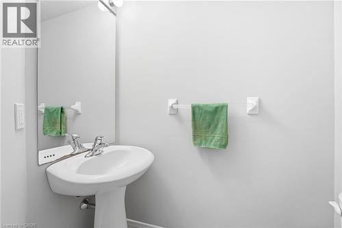 Powder room - 955 Zeller Crescent, Kitchener, ON - Indoor Photo Showing Bathroom