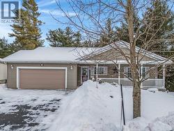 121 BUSHMILL Circle  Freelton, ON L8B 1A5