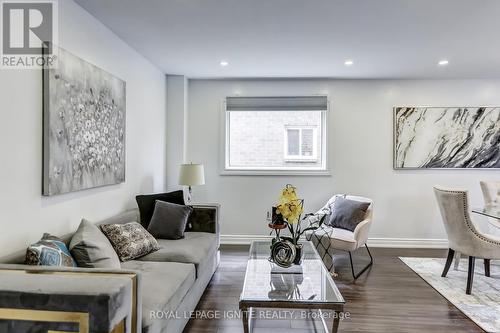 172 Radford Drive, Ajax, ON - Indoor Photo Showing Living Room