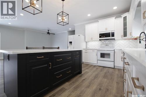 5 Souris Avenue, Redvers, SK - Indoor Photo Showing Kitchen