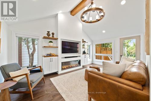 321 Guelph Line, Burlington, ON - Indoor Photo Showing Living Room With Fireplace
