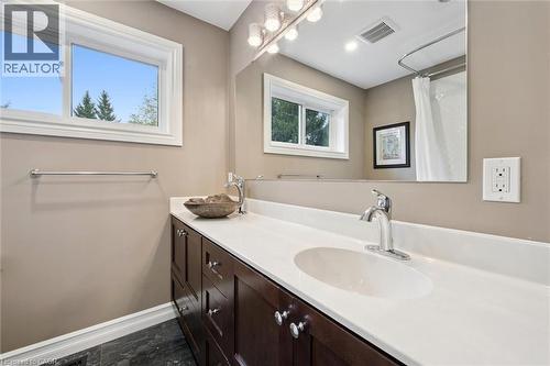 45 Sideroad 18, Fergus, ON - Indoor Photo Showing Bathroom