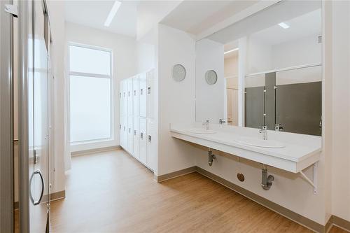 Clubhouse - 99 Prairie Oak Drive, Mitchell, MB - Indoor Photo Showing Bathroom