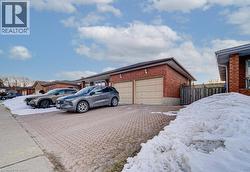 15 SANTA MARIA Drive Unit# LOWER  Cambridge, ON N1R 7Z5