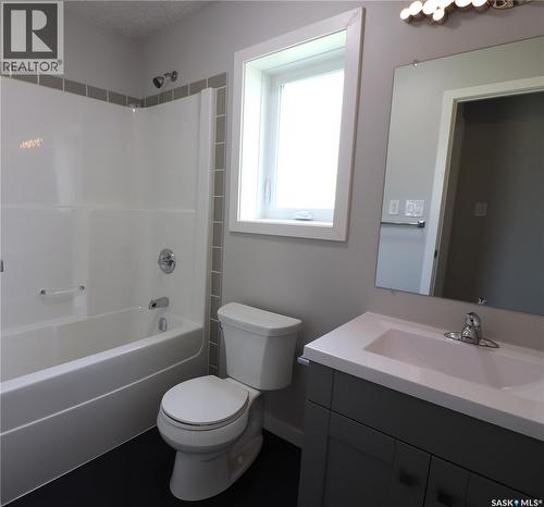 3-4 75 And 85 Atlantic Avenue, Kerrobert, SK - Indoor Photo Showing Bathroom