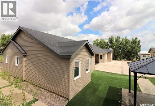 1-2 55 And 65 Atlantic Avenue, Kerrobert, SK - Outdoor