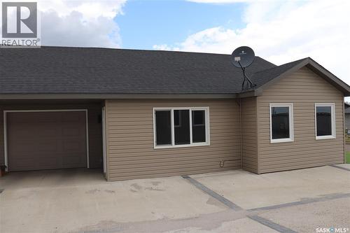 1-2 55 And 65 Atlantic Avenue, Kerrobert, SK - Outdoor With Exterior
