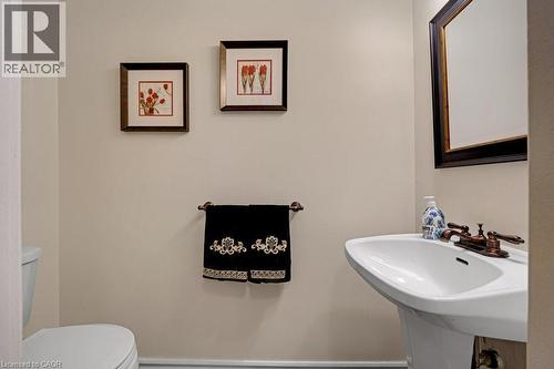 220 Salisbury Avenue Unit# 23, Cambridge, ON - Indoor Photo Showing Bathroom