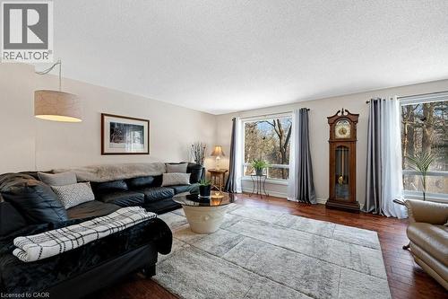 220 Salisbury Avenue Unit# 23, Cambridge, ON - Indoor Photo Showing Living Room