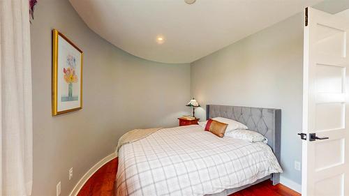 1-323 Banks Street, Kimberley, BC - Indoor Photo Showing Bedroom