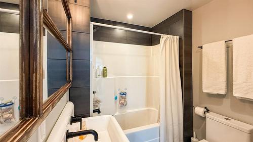 1-323 Banks Street, Kimberley, BC - Indoor Photo Showing Bathroom