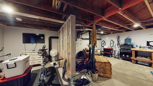 1-323 Banks Street, Kimberley, BC - Indoor Photo Showing Basement