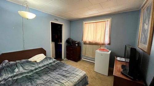 302 6Th Avenue, Nakusp, BC - Indoor Photo Showing Bedroom