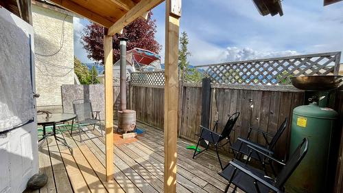 302 6Th Avenue, Nakusp, BC - Outdoor With Deck Patio Veranda With Exterior
