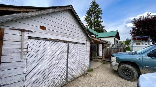 302 6Th Avenue, Nakusp, BC - Outdoor With Exterior