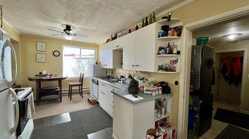 302 6Th Avenue, Nakusp, BC - Indoor