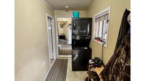 302 6Th Avenue, Nakusp, BC - Indoor Photo Showing Other Room