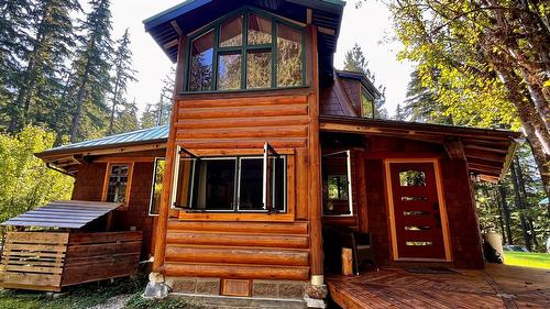 785 Beech Road, Nakusp, BC - Outdoor With Exterior