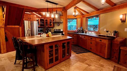 785 Beech Road, Nakusp, BC - Indoor
