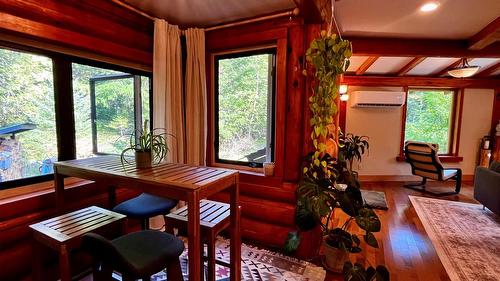 785 Beech Road, Nakusp, BC - Indoor