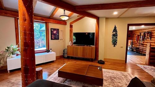 785 Beech Road, Nakusp, BC - Indoor Photo Showing Other Room