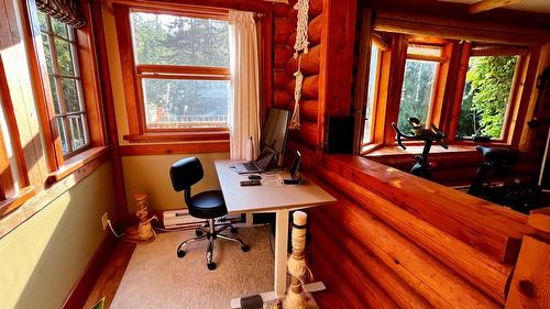 785 Beech Road, Nakusp, BC - Indoor
