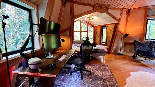 785 Beech Road, Nakusp, BC - Indoor Photo Showing Other Room