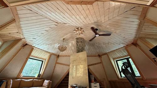 785 Beech Road, Nakusp, BC - Indoor Photo Showing Other Room
