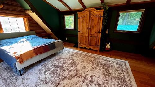 785 Beech Road, Nakusp, BC - Indoor Photo Showing Bedroom